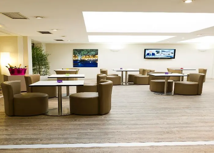 Otel Ibis Styles Centre Port Nice