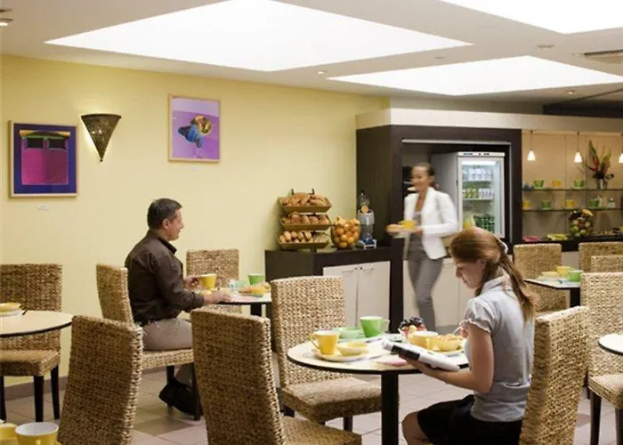 Ibis Styles Centre Port Otel 3*