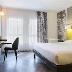 Ibis Styles Centre Port