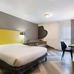 Ibis Styles Centre Port Hotel