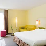 Ibis Styles Centre Port Hotel 3*