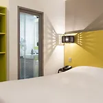 Ibis Styles Centre Port Hotel 3*