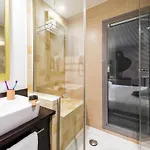 Hotel Ibis Styles Centre Port 3*