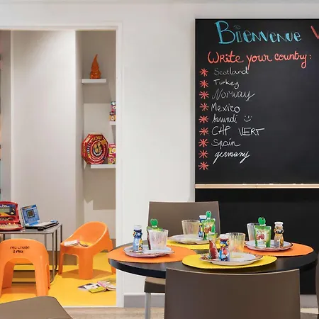 Ibis Styles Centre Port Hotel 3*