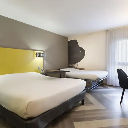 Hotel Ibis Styles Centre Port Nice