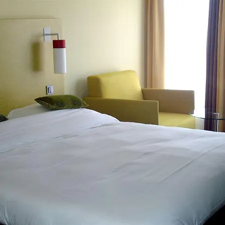 Szálloda Ibis Styles Centre Port