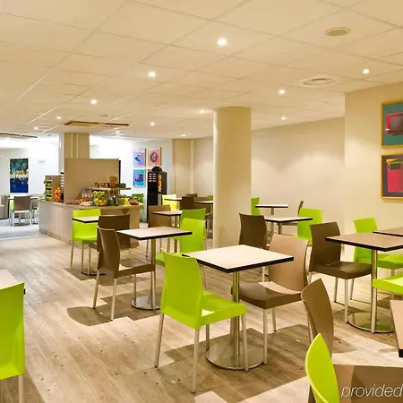 Ibis Styles Centre Port 3*