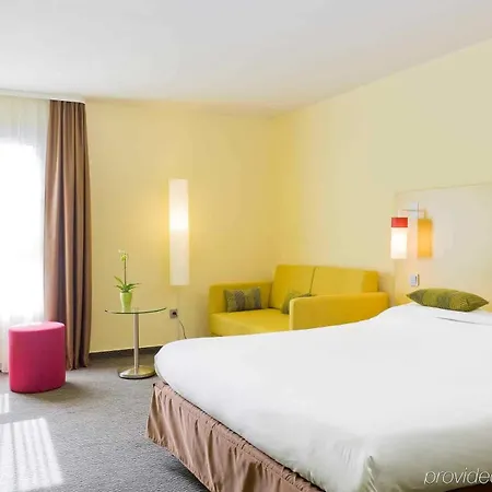 Ibis Styles Centre Port Niza