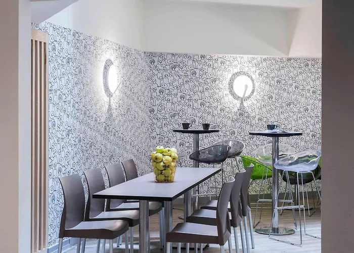 Ibis Styles Centre Port 尼斯