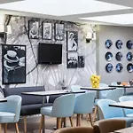 Ibis Styles Centre Port Szálloda