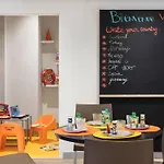 Ibis Styles Centre Port Hotel 3*