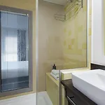 Ibis Styles Centre Port 3* ニース