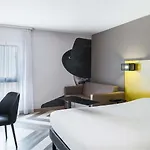 Ibis Styles Centre Port 3* ニース