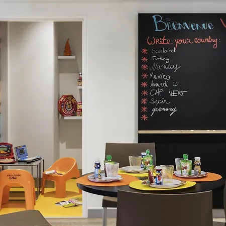 Hotel Ibis Styles Centre Port 3*