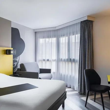 Ibis Styles Centre Port Nice