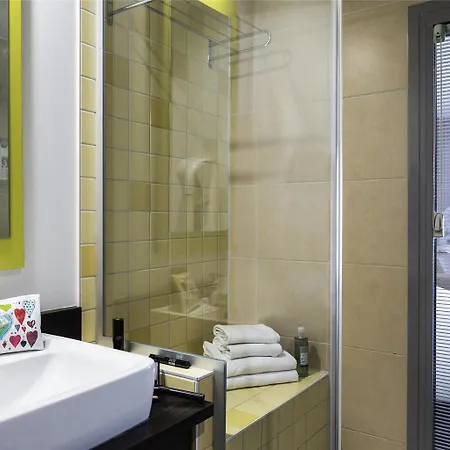Ibis Styles Centre Port Nice