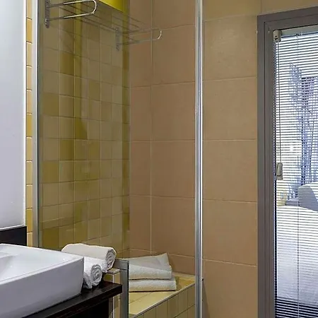 Ibis Styles Vieux Port 3* Nice