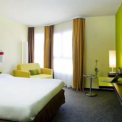 Ibis Styles Vieux Port Hotel 3*