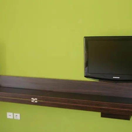Hotel Ibis Styles Vieux Port 3*
