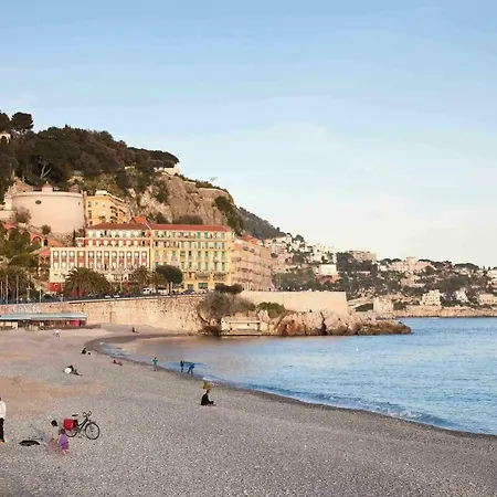 Ibis Styles Centre Port Hotel 3*