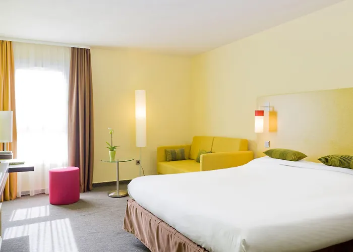 Ibis Styles Centre Port Hotel 3*