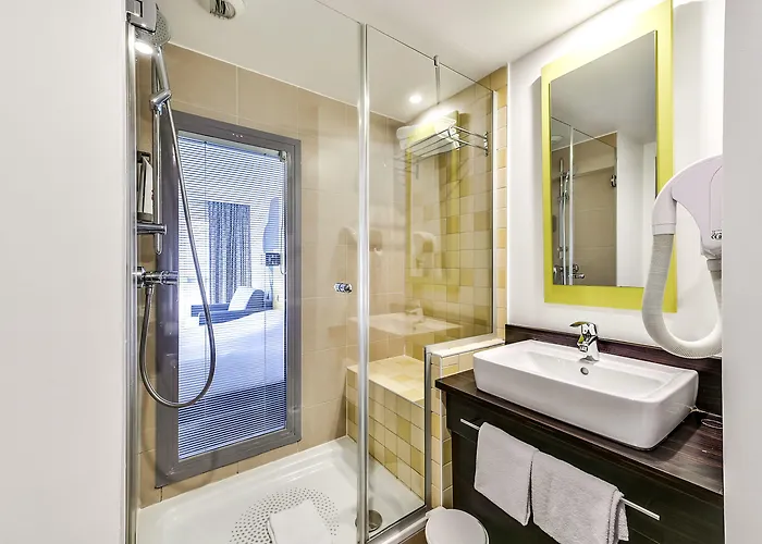 Ibis Styles Centre Port 3* Nice