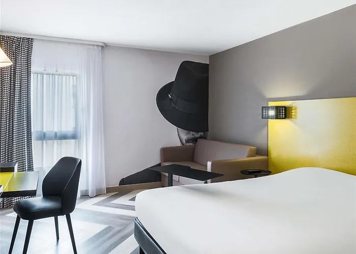 Ibis Styles Centre Port 3* نيس