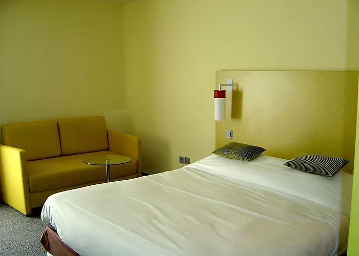 Hotel Ibis Styles Centre Port Nice