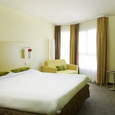 Ibis Styles Centre Port Hotel