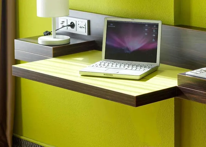 Ibis Styles Centre Port 3* Nice
