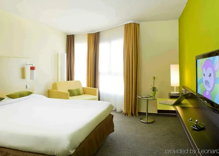 Ibis Styles Centre Port نيس