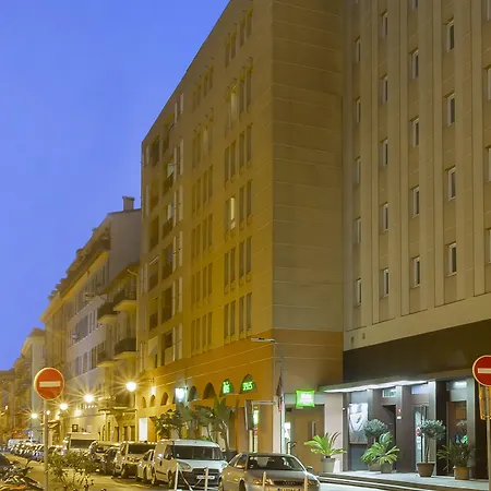Hotell Ibis Styles Centre Port 3*