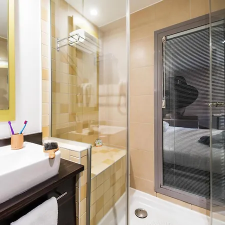 Hotell Ibis Styles Centre Port 3*