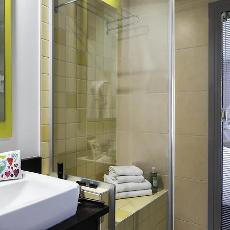 Ibis Styles Centre Port Nizza