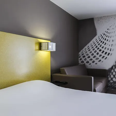 Ibis Styles Centre Port Nizza