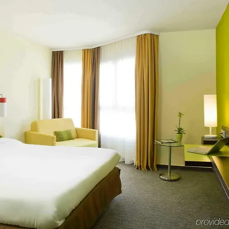 Ibis Styles Centre Port Nizza