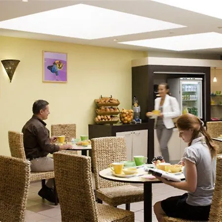 Ibis Styles Centre Port Hotel 3*