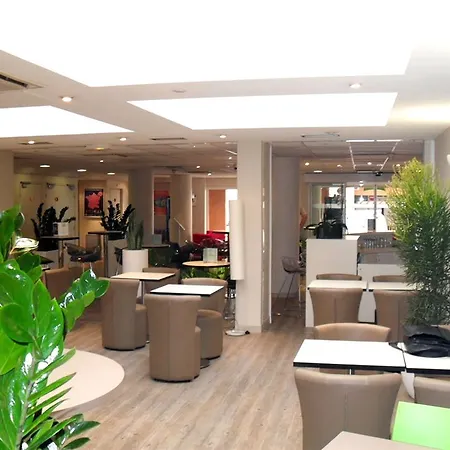 Ibis Styles Centre Port 3* Nizza