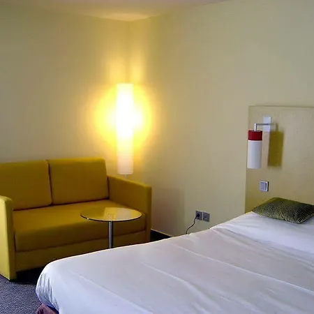 Ibis Styles Centre Port 3*