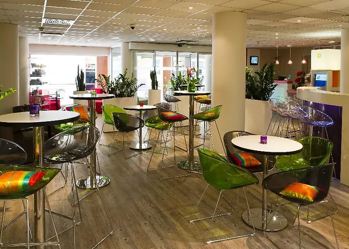 Hotell Ibis Styles Centre Port 3*